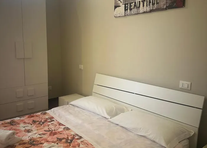 Town לינה וארוחת בוקר