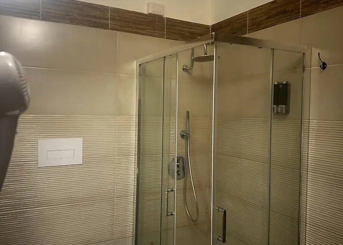 לינה וארוחת בוקר Town