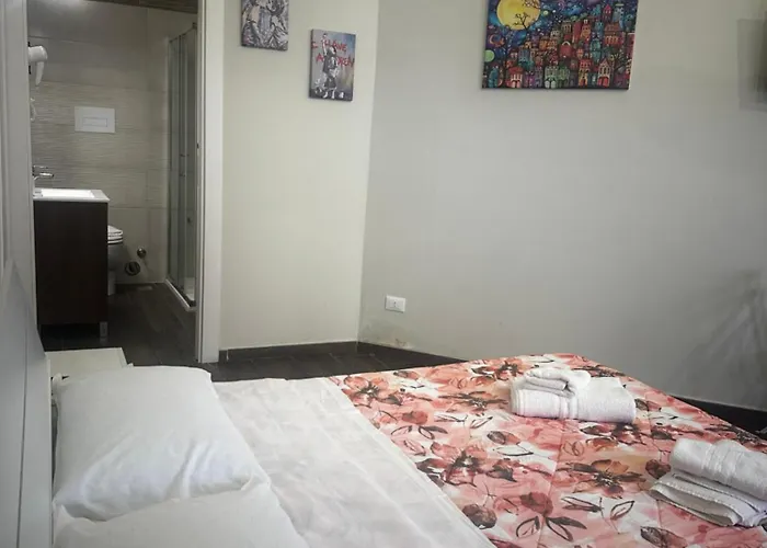 Town לינה וארוחת בוקר 3*