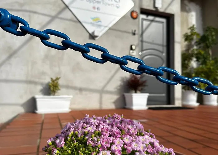 לינה וארוחת בוקר Town